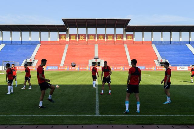 中国女足3-0击败越南队，成功结束三连败